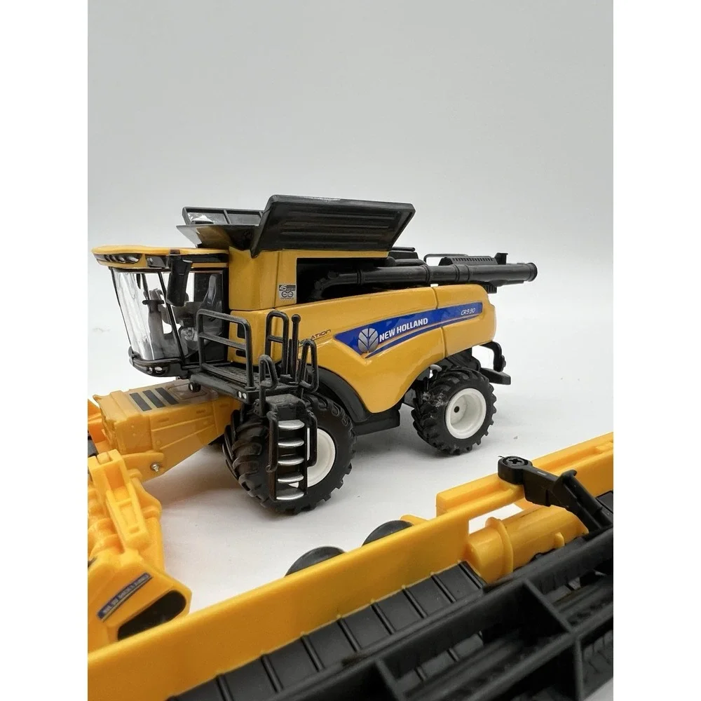 ERTL 1/64New Holland‎ CR9.90 Combine with 2 Heads Prestige Collection 13973